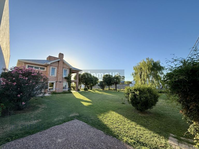 Casa en Venta en Pehuajo, Buenos Aires Interior