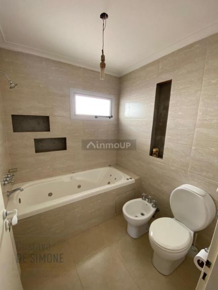Casa en Venta en Pehuajo, Buenos Aires Interior