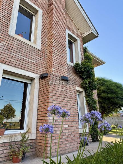 Casa en Venta en Pehuajo, Buenos Aires Interior