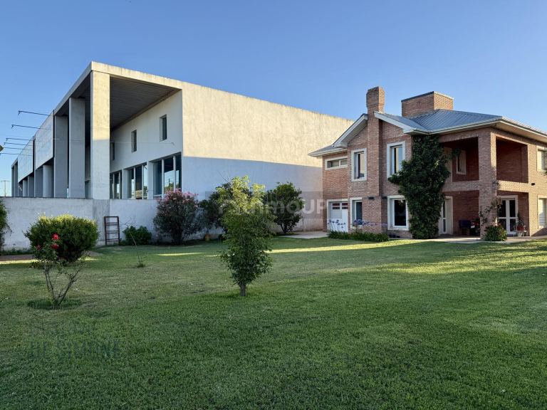 Casa en Venta en Pehuajo, Buenos Aires Interior