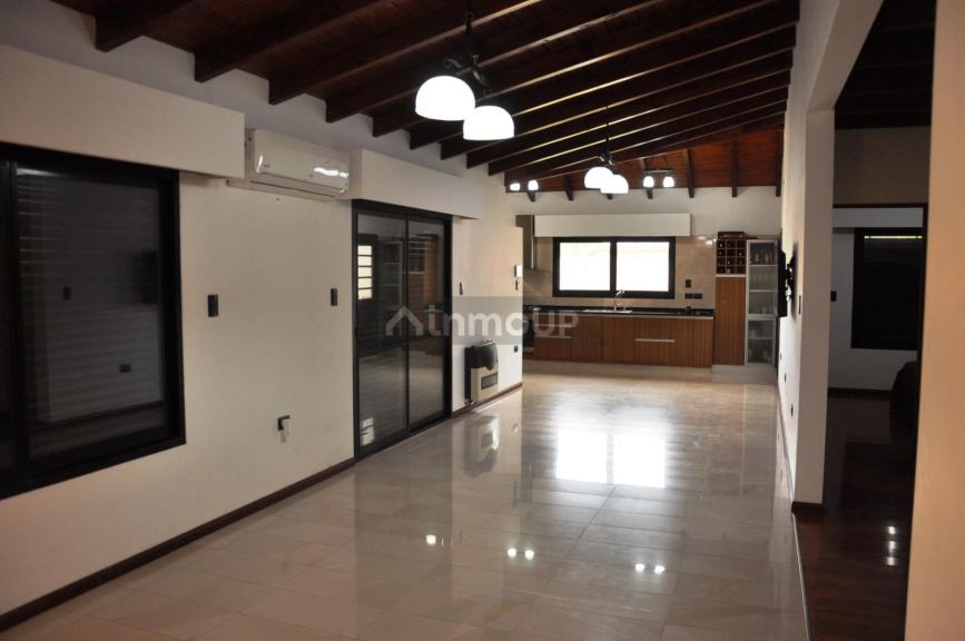 Casa en Venta en Funes, Santa Fe