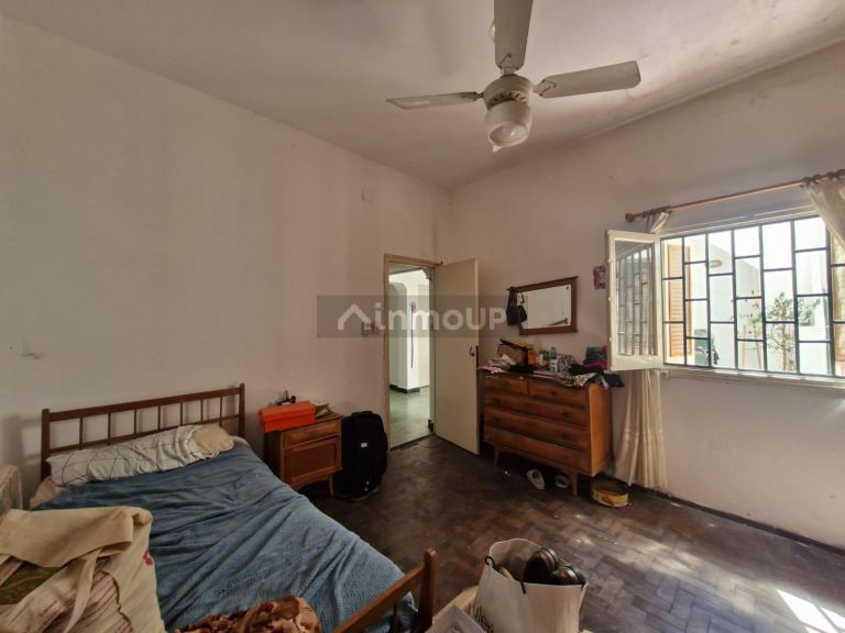 Rosario Zeballos  al 3300