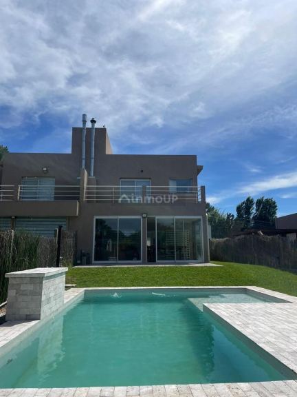 Casa en Venta en Villa Gesell, Buenos Aires Interior