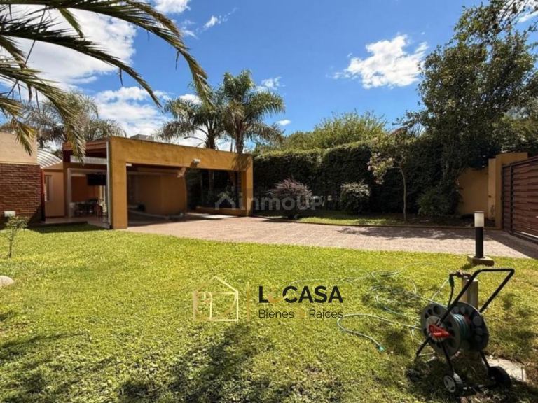 Colon Casa en Venta 3 Dormitorios con Pileta en Villa Allende Golf – Barrio Cóndor Alto – Escritura (PARIS  600)