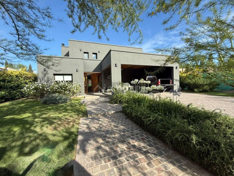Casa en Venta en Guaymallen, Mendoza