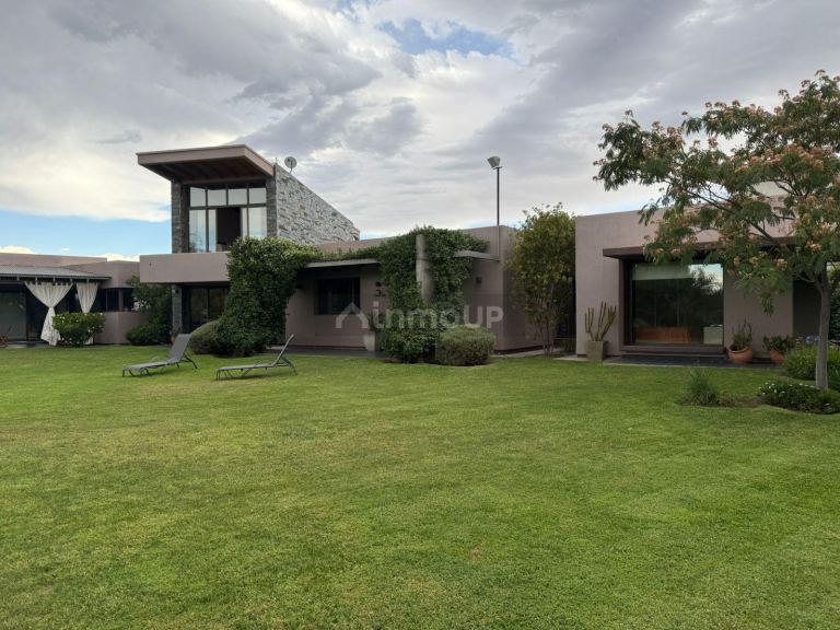 Casa en Venta en Maipu, Mendoza
