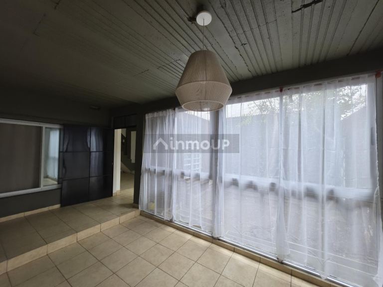 Casa en Alquiler en Tres de Febrero, G.B.A. Zona Oeste
