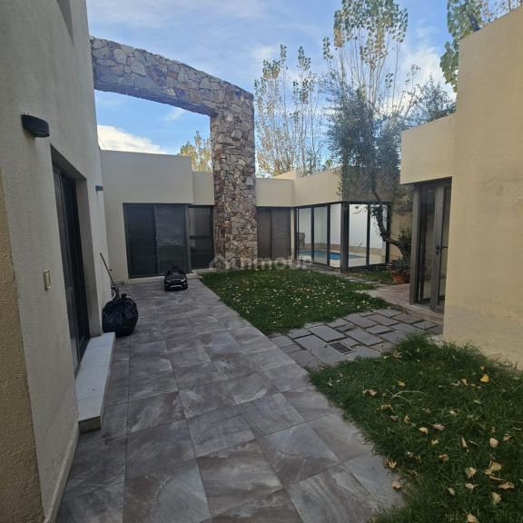 Casa en Venta en Guaymallen, Mendoza