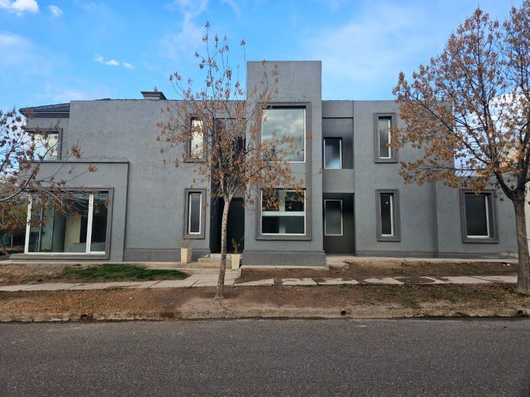 Casa en Venta en Guaymallen, Mendoza