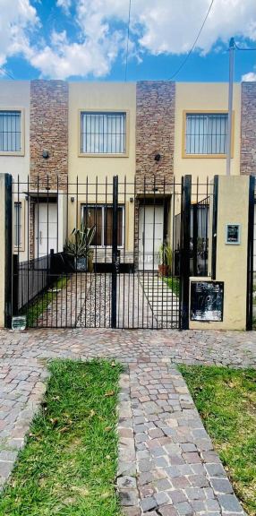 P H en Venta en Ituzaingo, G.B.A. Zona Oeste