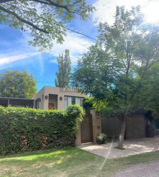 Casa en Venta en Ituzaingo, G.B.A. Zona Oeste