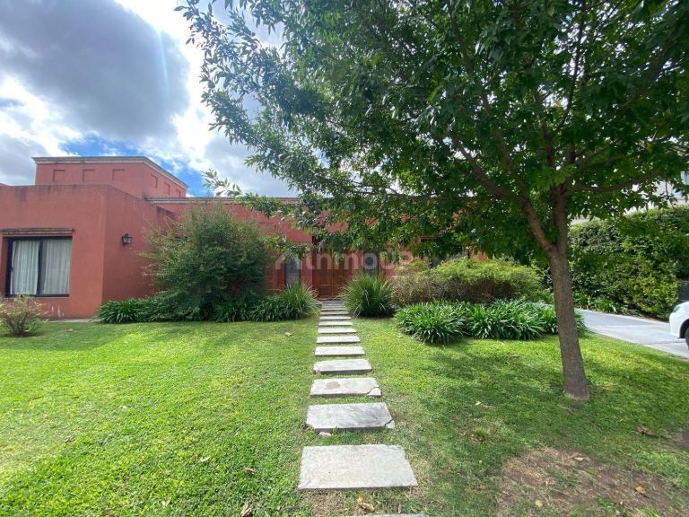 Casa en Alquiler Temporario en San Miguel, G.B.A. Zona Norte