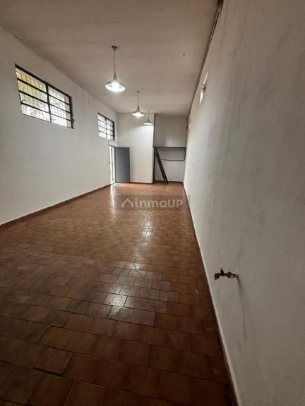 Local Comercial en Alquiler en Ituzaingo, G.B.A. Zona Oeste