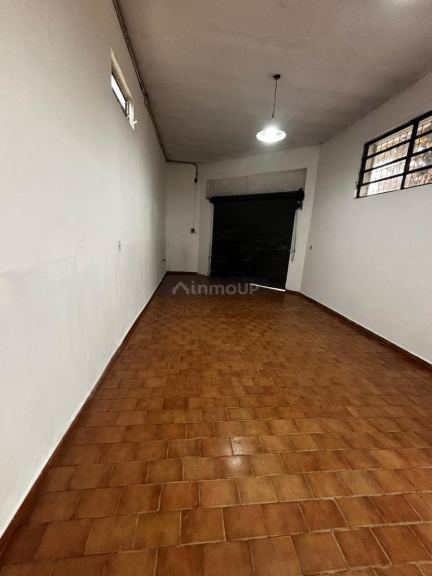 Local Comercial en Alquiler en Ituzaingo, G.B.A. Zona Oeste