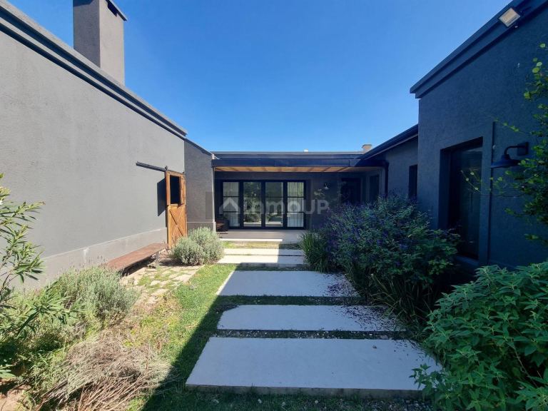 Casa en Venta en San Miguel, G.B.A. Zona Norte