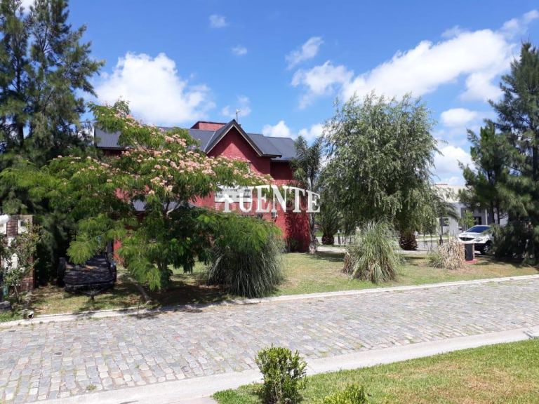 Casa en Venta en Esteban Echeverria, G.B.A. Zona Sur
