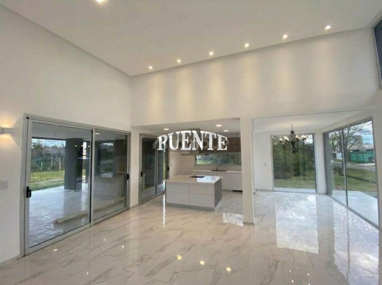 Casa en Alquiler en Ezeiza, G.B.A. Zona Sur