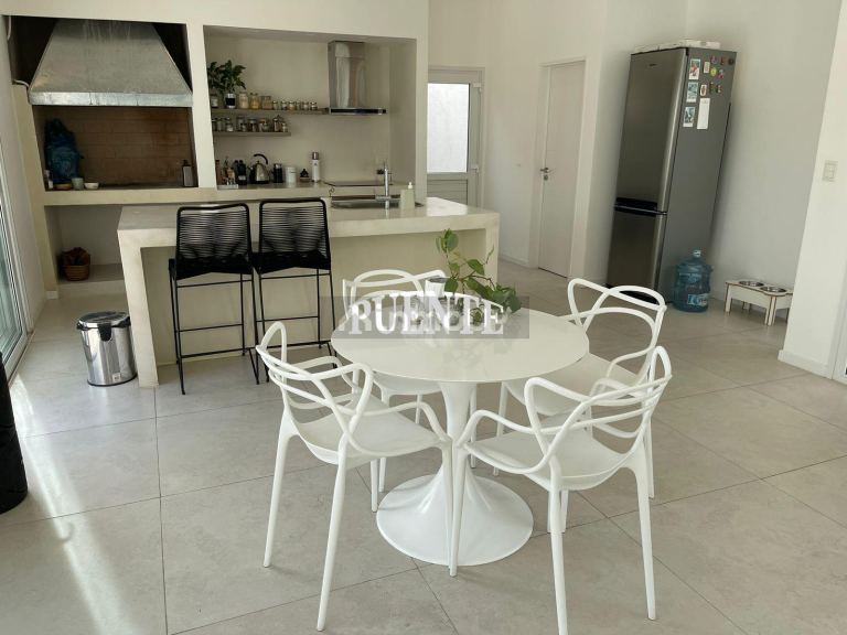 Casa en Venta en San Vicente, G.B.A. Zona Sur