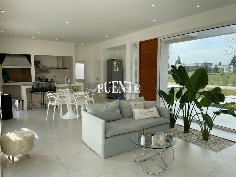 Casa en Venta en San Vicente, G.B.A. Zona Sur
