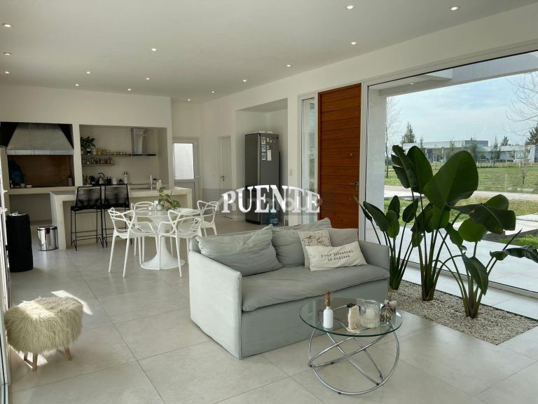 Casa en Venta en San Vicente, G.B.A. Zona Sur