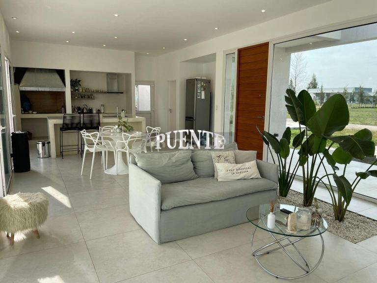 Casa en Venta en San Vicente, G.B.A. Zona Sur