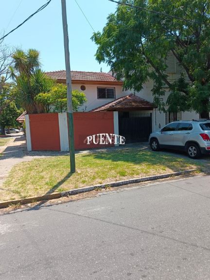 P H en Venta en Lomas de Zamora, G.B.A. Zona Sur