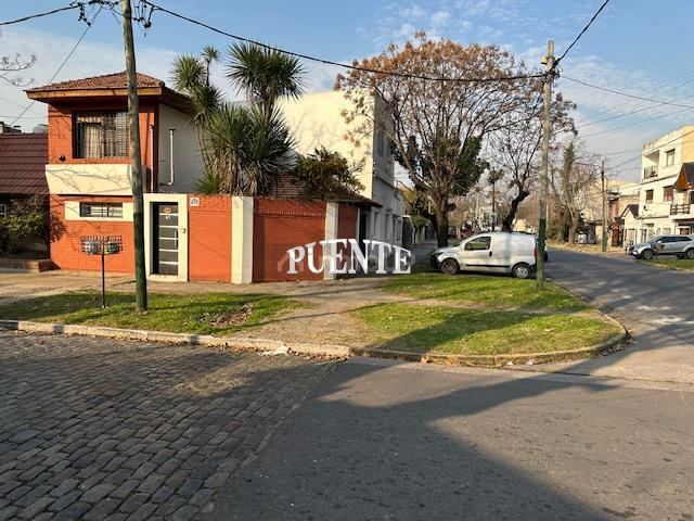 P H en Venta en Lomas de Zamora, G.B.A. Zona Sur