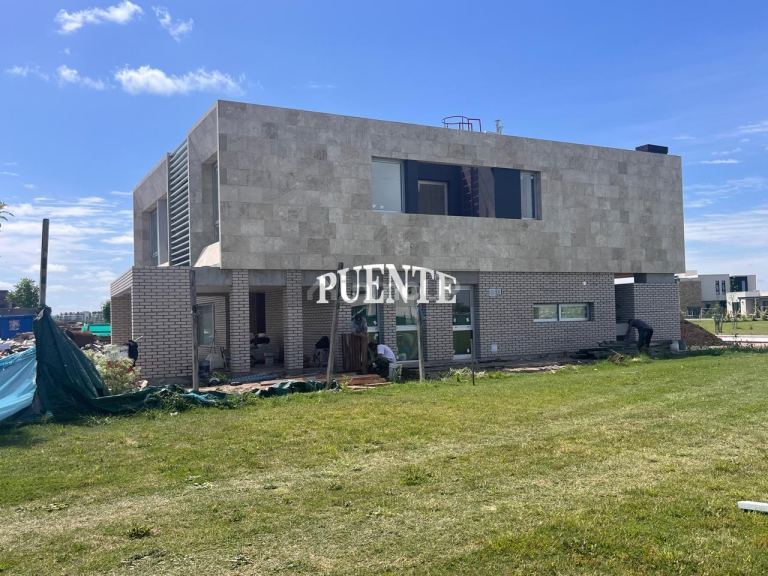 Casa en Venta en Esteban Echeverria, G.B.A. Zona Sur
