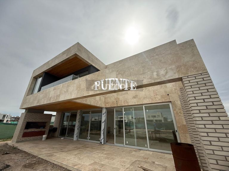 Casa en Venta en Esteban Echeverria, G.B.A. Zona Sur