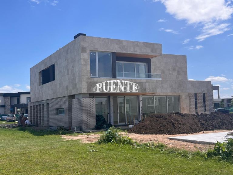 Casa en Venta en Esteban Echeverria, G.B.A. Zona Sur
