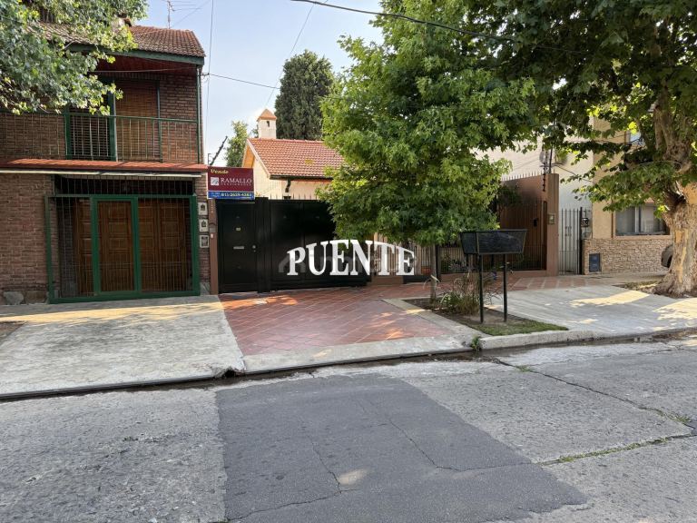 P H en Venta en Lomas de Zamora, G.B.A. Zona Sur