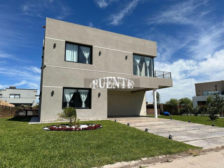 Casa en Alquiler Temporario en Esteban Echeverria, G.B.A. Zona Sur