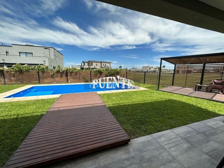 Casa en Alquiler Temporario en Esteban Echeverria, G.B.A. Zona Sur