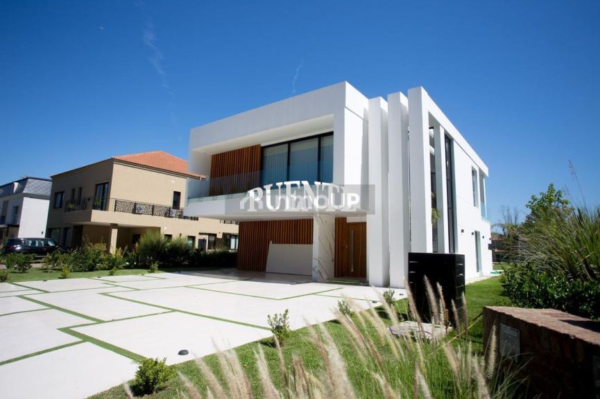Casa en Alquiler en Esteban Echeverria, G.B.A. Zona Sur