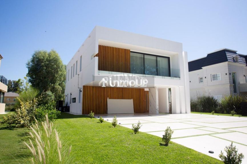 Casa en Alquiler en Esteban Echeverria, G.B.A. Zona Sur