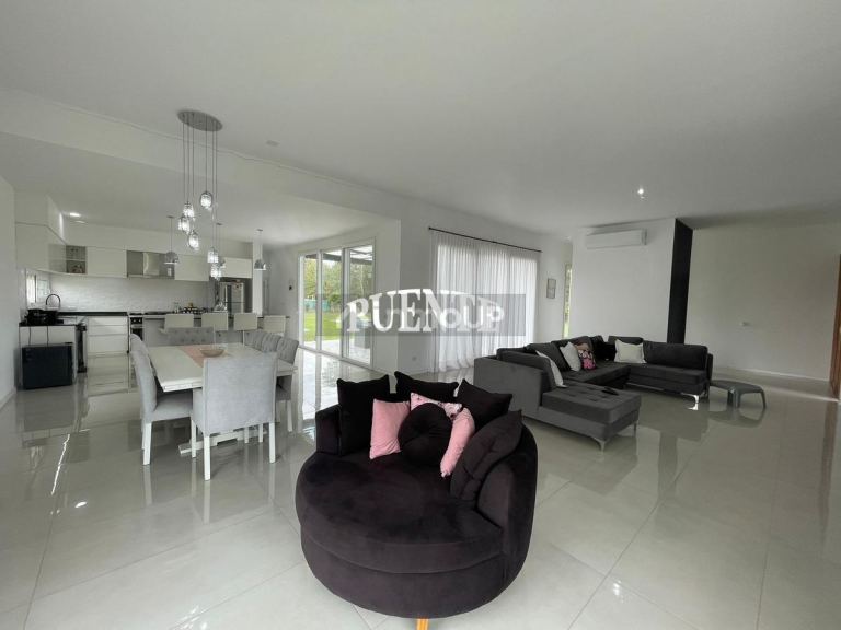 Casa en Venta en San Vicente, G.B.A. Zona Sur