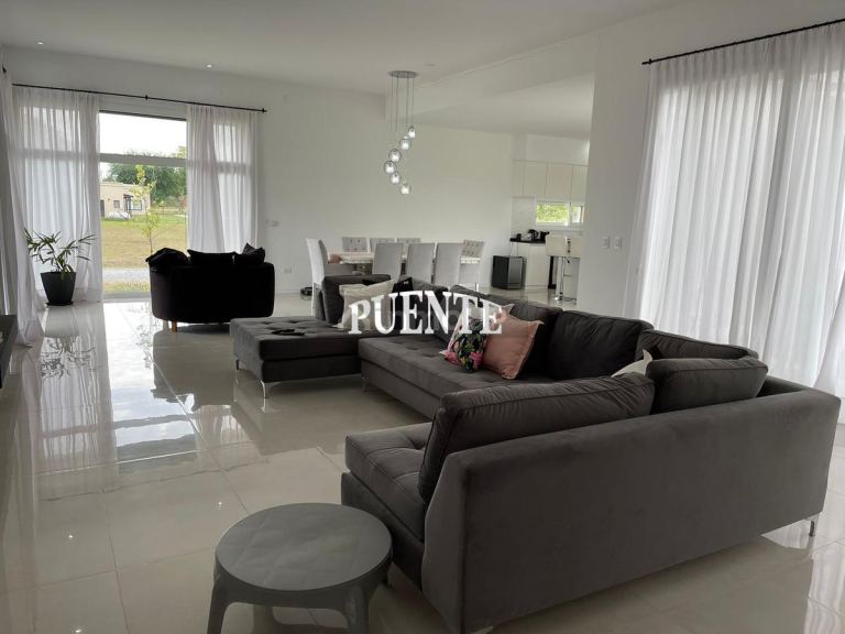 Casa en Venta en San Vicente, G.B.A. Zona Sur