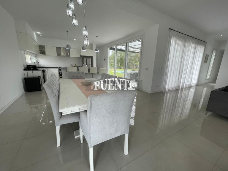 Casa en Venta en San Vicente, G.B.A. Zona Sur