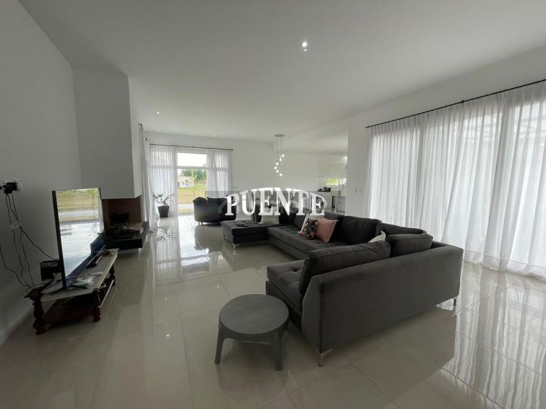 Casa en Venta en San Vicente, G.B.A. Zona Sur