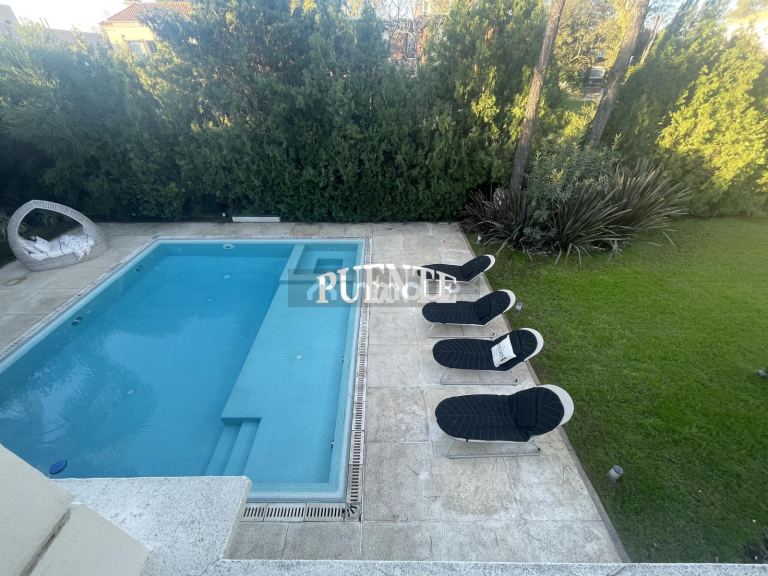 Casa en Venta en Almirante Brown, G.B.A. Zona Sur