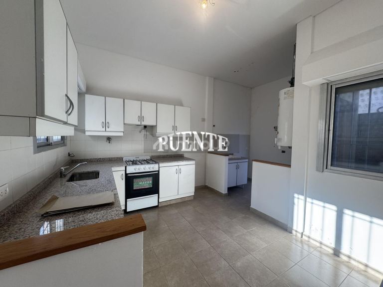 P H en Venta en Lomas de Zamora, G.B.A. Zona Sur