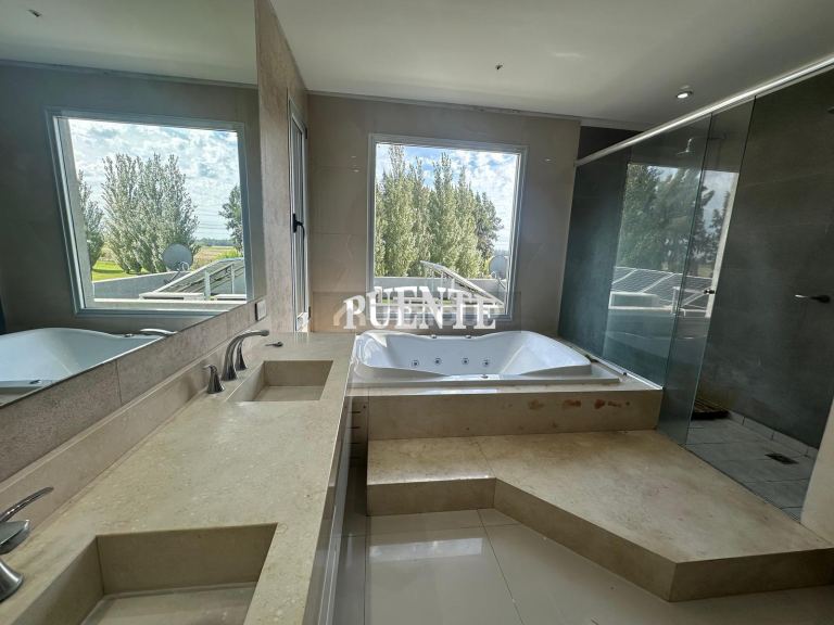 Casa en Venta en Esteban Echeverria, G.B.A. Zona Sur