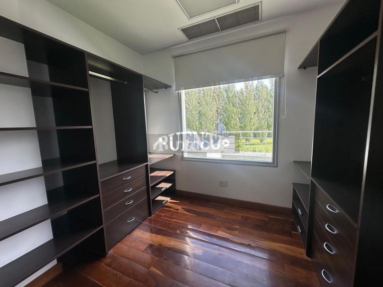 Casa en Venta en Esteban Echeverria, G.B.A. Zona Sur