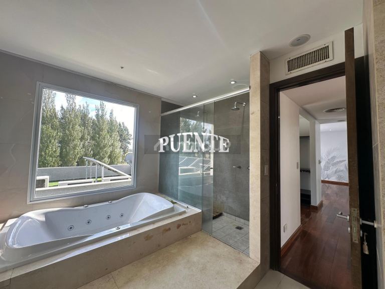 Casa en Venta en Esteban Echeverria, G.B.A. Zona Sur