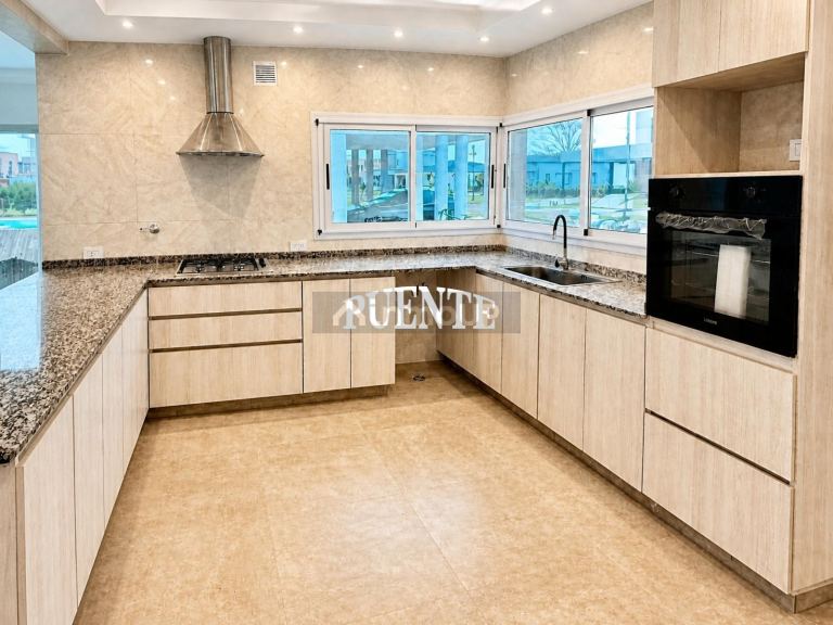Casa en Venta en Esteban Echeverria, G.B.A. Zona Sur
