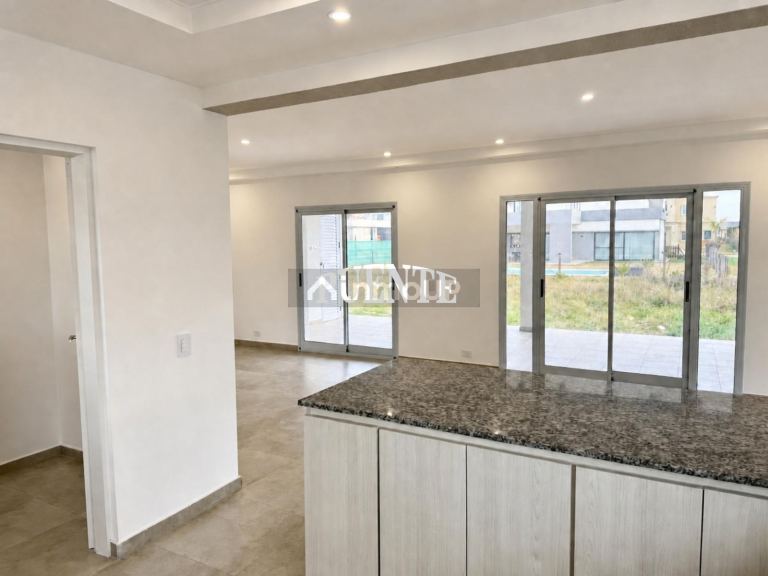 Casa en Venta en Esteban Echeverria, G.B.A. Zona Sur