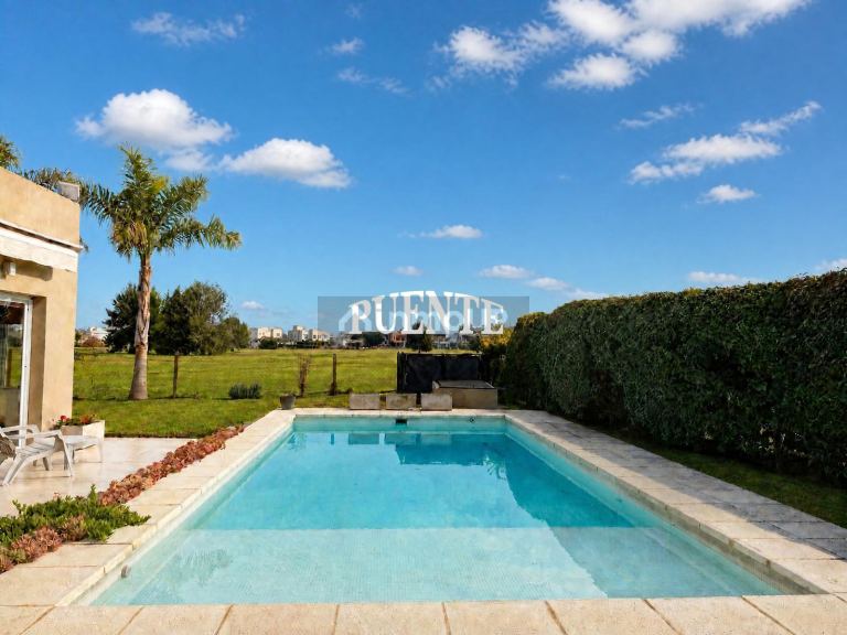 Casa en Venta en Esteban Echeverria, G.B.A. Zona Sur