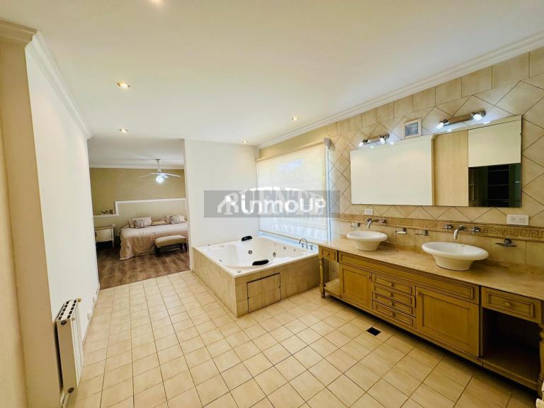 Casa en Alquiler en Esteban Echeverria, G.B.A. Zona Sur