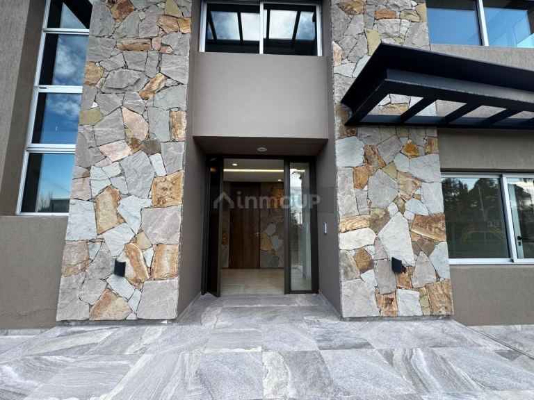 Casa en Alquiler en Maipu, Mendoza