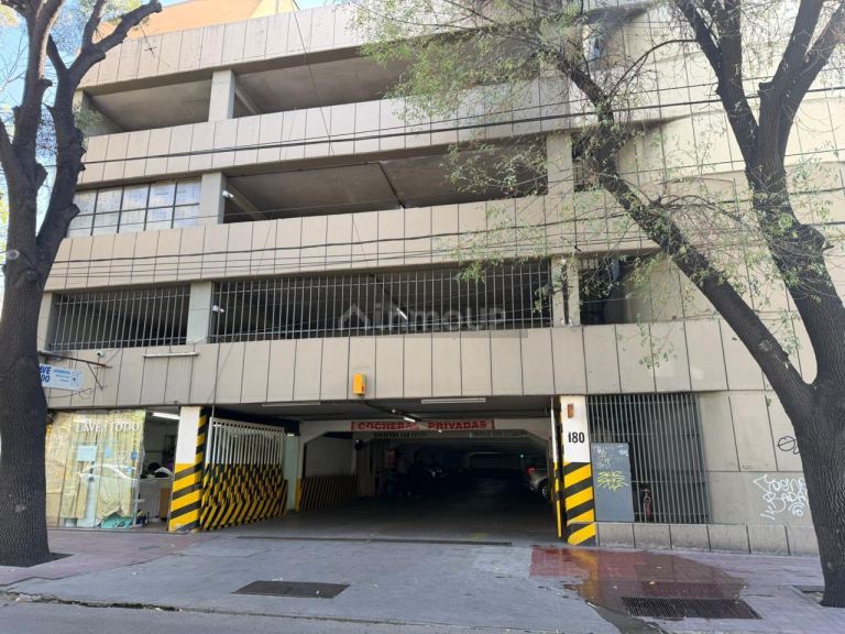 Cochera en Venta en Capital, Mendoza